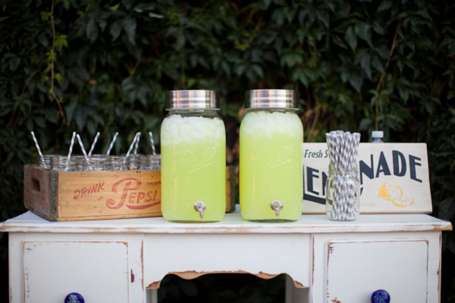 revertphoto-vintage-outdoor-movie-party-03-0x600