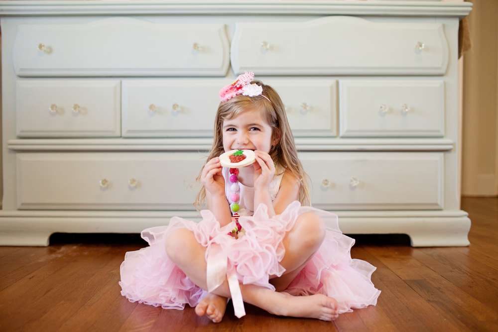 strawberry_styled_shoot__061