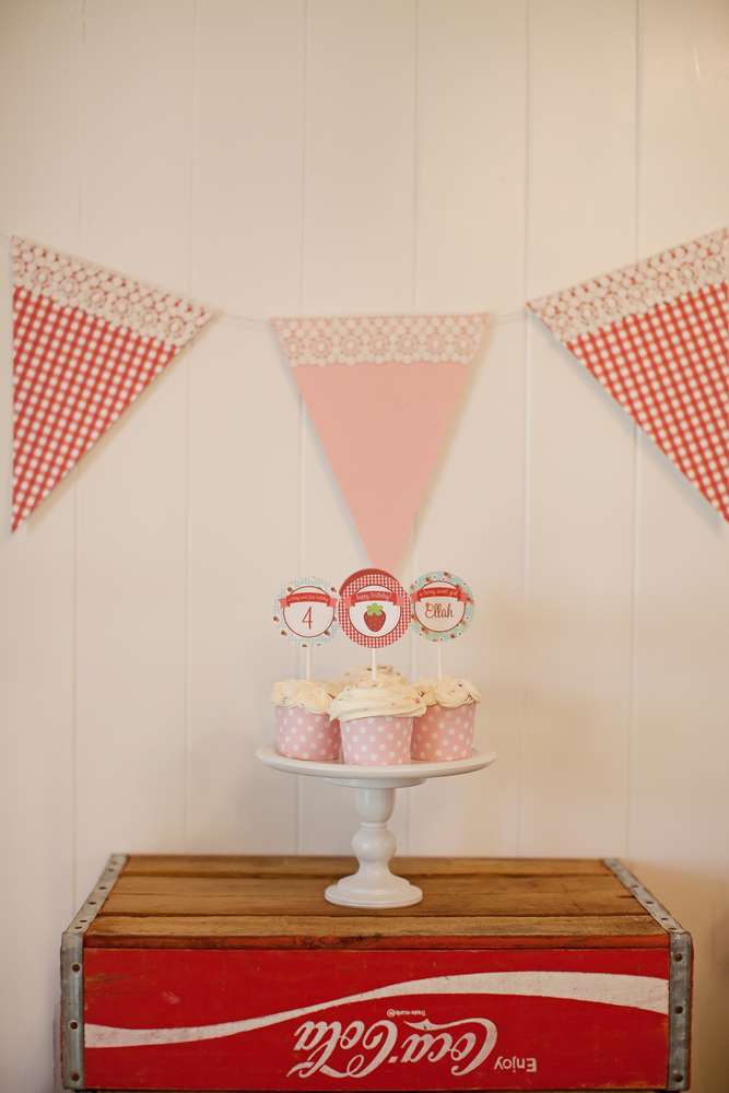 strawberry_styled_shoot__015