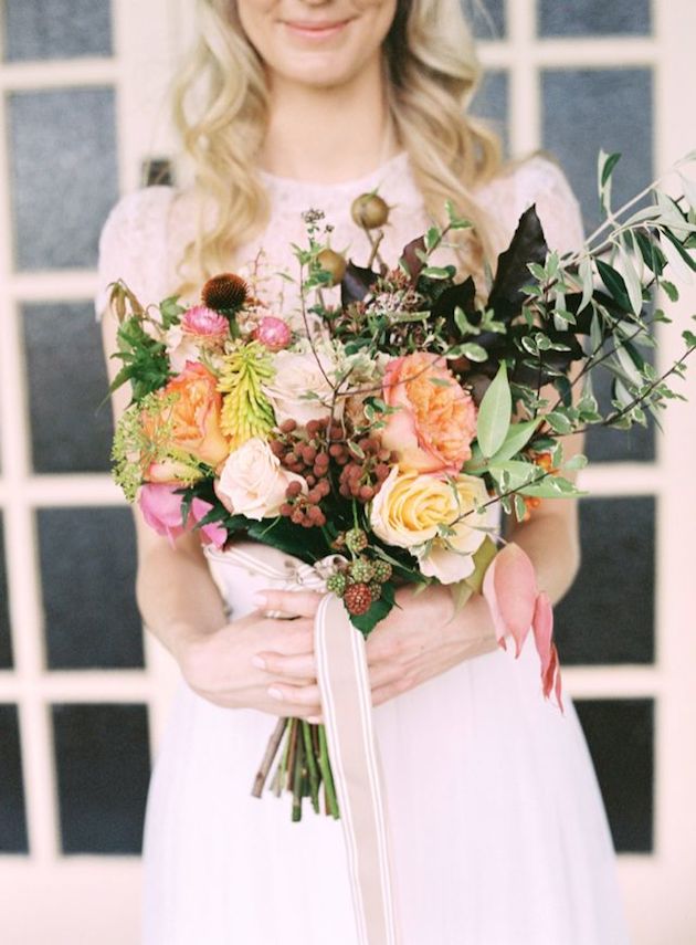25-Gorgeous-Fall-Bouquets-for-Autumn-Weddings-Bridal-Musings-Wedding-Blog-2