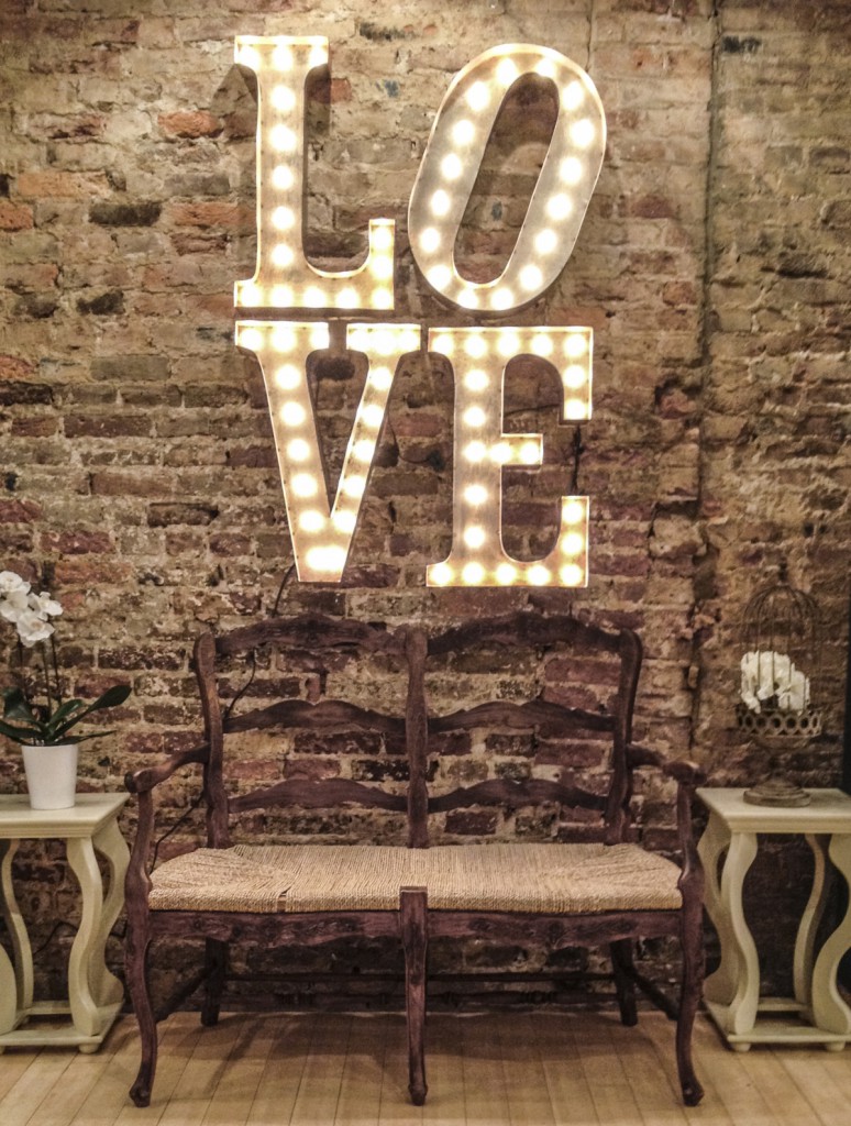 Philadelphia_Love_statue_letters_for_rent_Soiree_Philadelphia_event_wedding_01(pp_w1200_h1587)