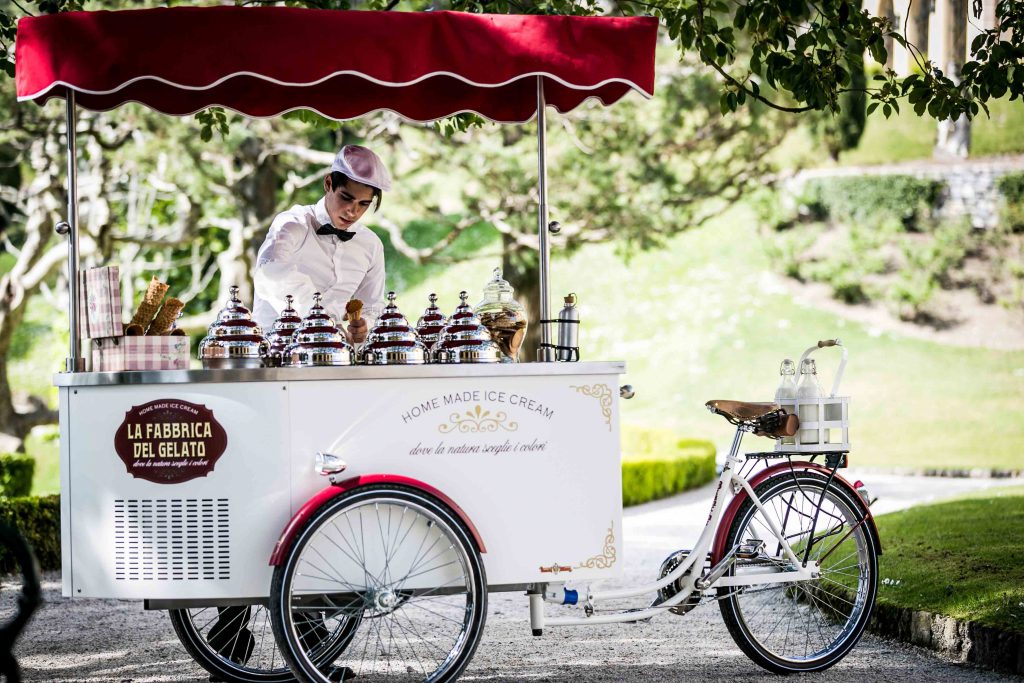 villa-balbianello-ice-cream-wedding-lake-como-old-fashion-13