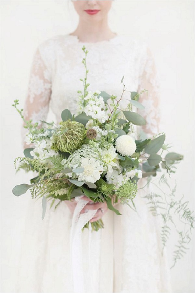 bridal-bouquet-with-foliage-Craig-Eva-Sanders