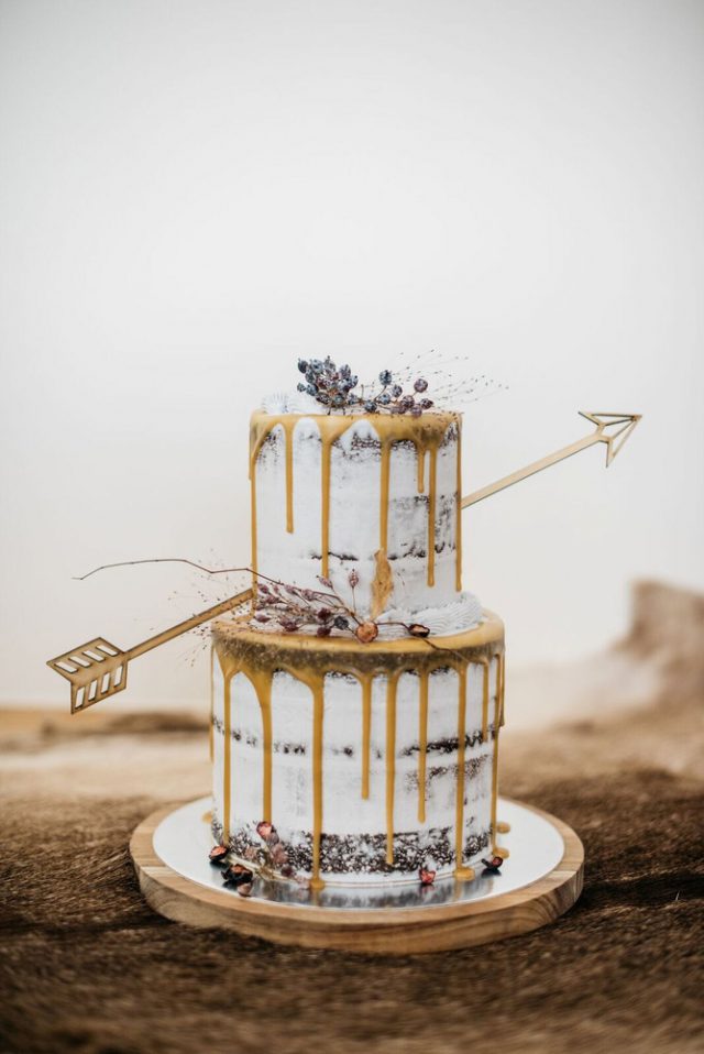 drip-cakes-are-leading-the-wedding-cake-trends-here-s-why-59a52b8bbfd8fc775aa406bf-w1000_h1000