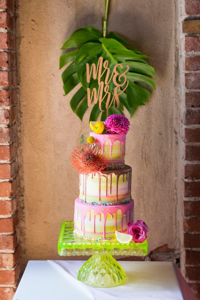 drip-cakes-are-leading-the-wedding-cake-trends-here-s-why-59a529ffebb7c97766f4803f-w1000_h1000