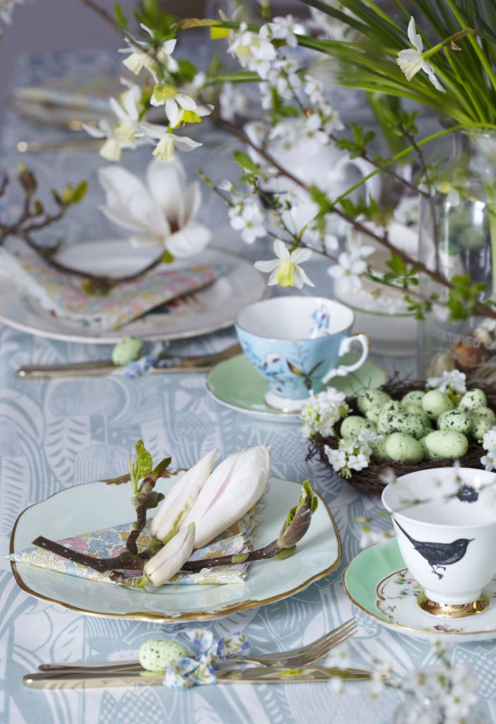 gallery-1491304337-easter-table-decoration-2