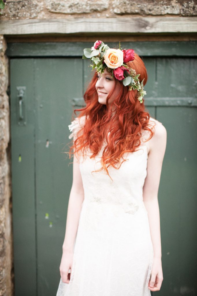 wpid315599-Autumn-outdoor-quirky-vintage-wedding-courteen-hall-015