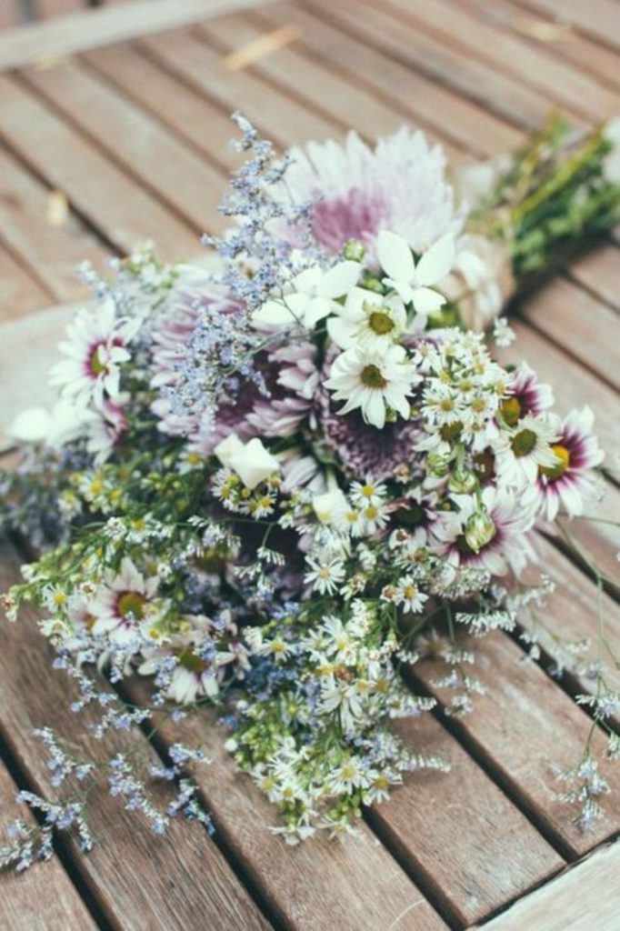 simple-rustic-winter-wedding-bouquet-ideas-52